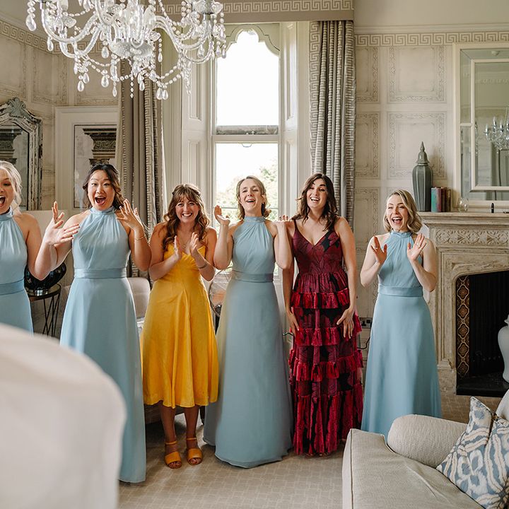 bridal-party-react-to-seeing-the-bride-for-the-first-time