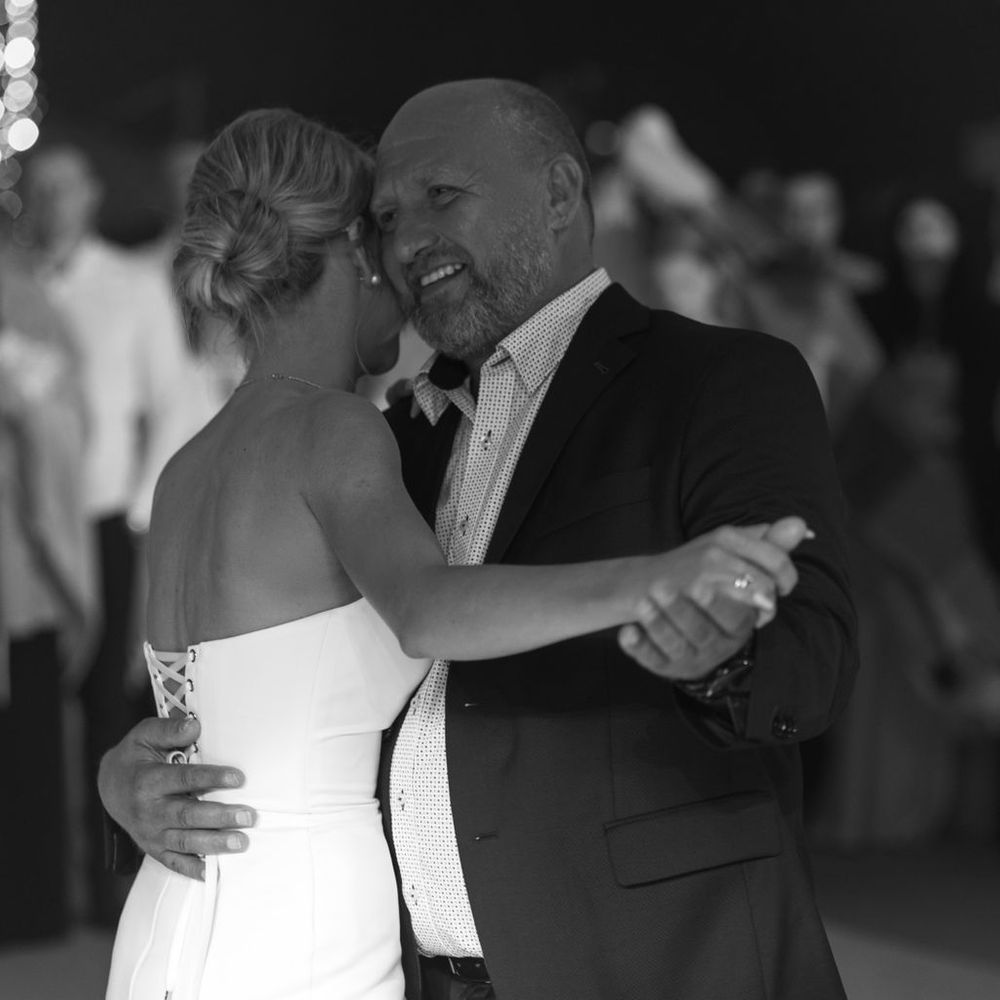 father-daughter-dance-at-wedding