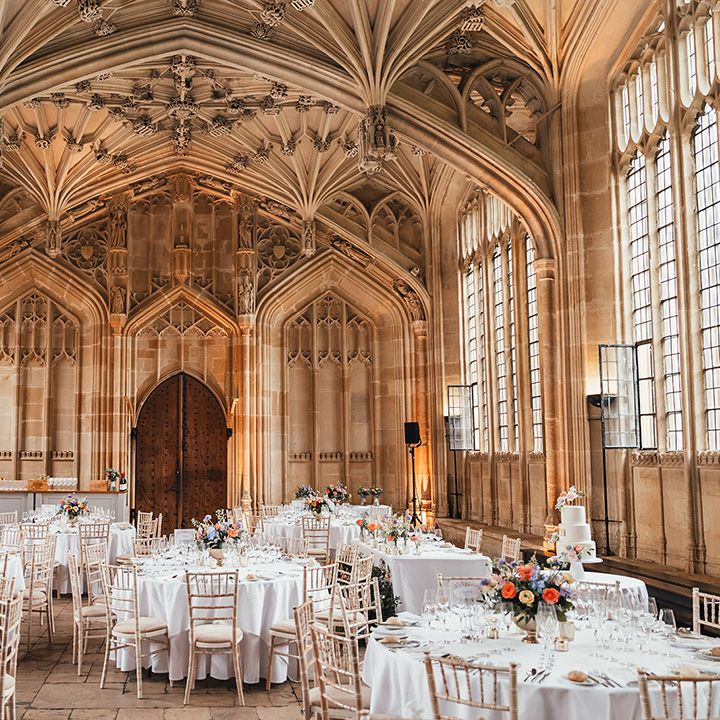 wedding-breakfast-set-up-at-historic-venue