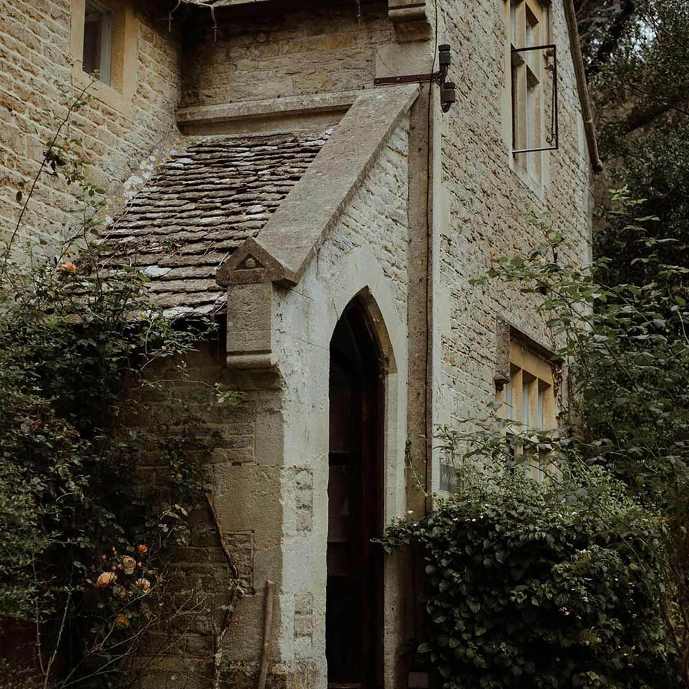 Cotswold country house for romantic engagement moon in the uk