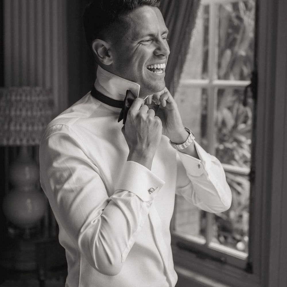 groom-gets-ready-for-wedding