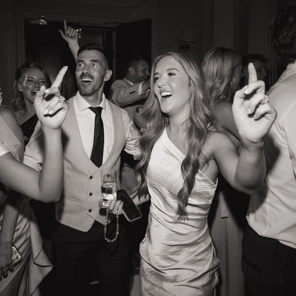 wedding-guests-dancing-at-wedding-reception