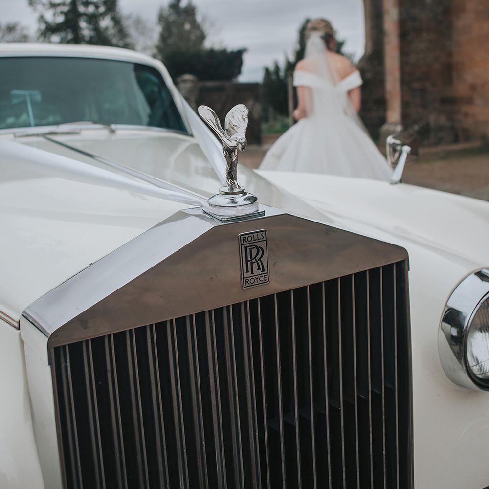 rolls-royce-white-vintage-wedding-car
