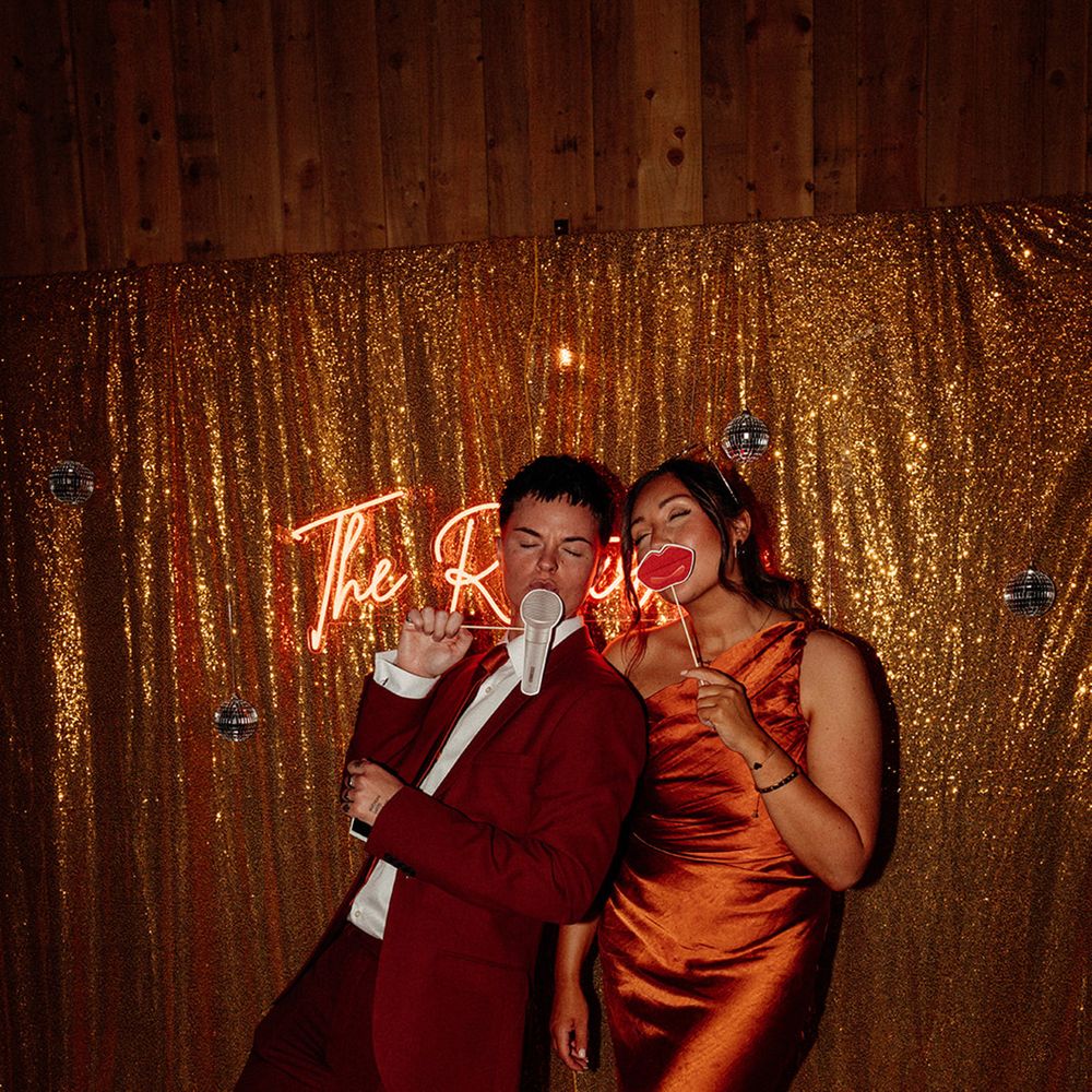 guests-use-the-photo-booth
