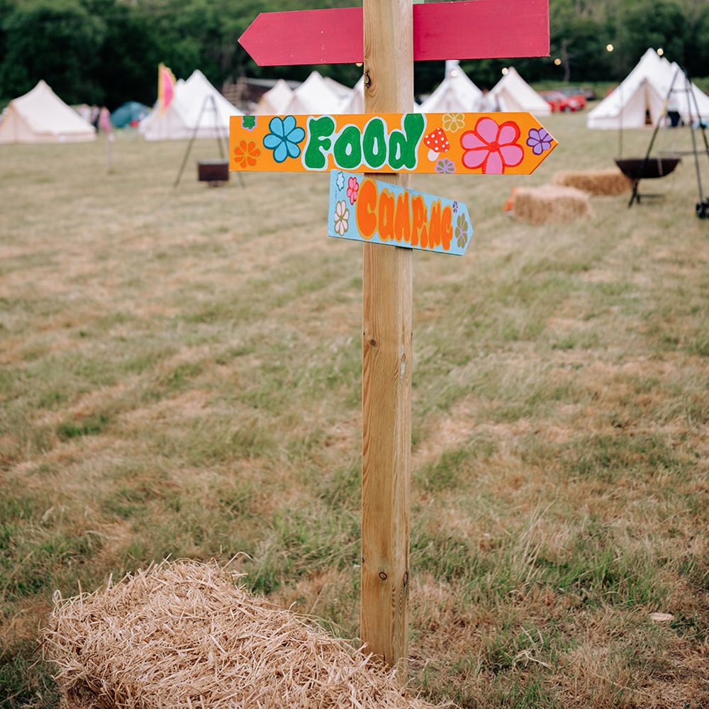 colourful-diy-wedding-signage