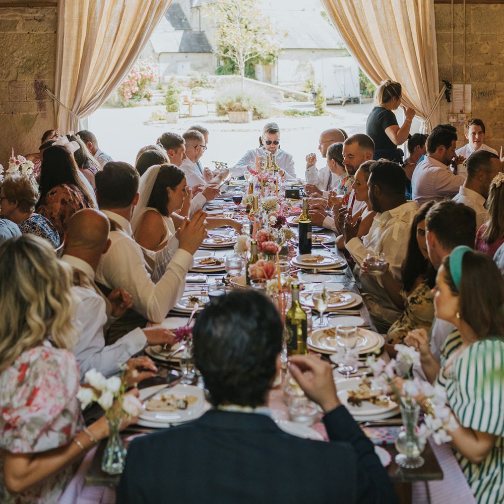 cosy-wedding-breakfast-at-barn-wedding