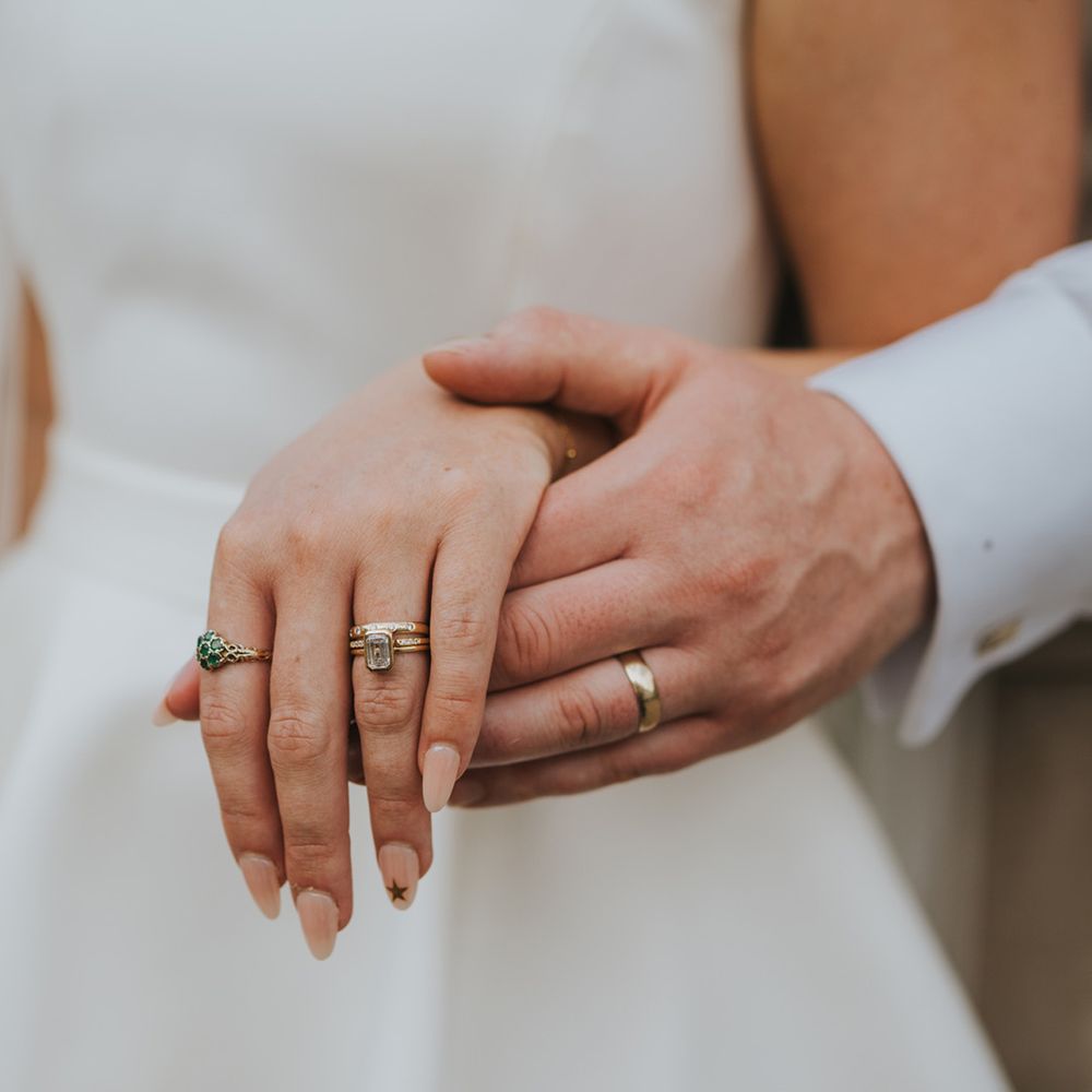 gold-wedding-ring-stack-for-bride
