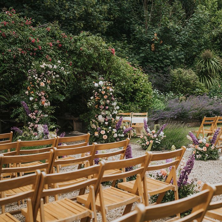 outdoor-wedding-ceremony-at-farm-wedding