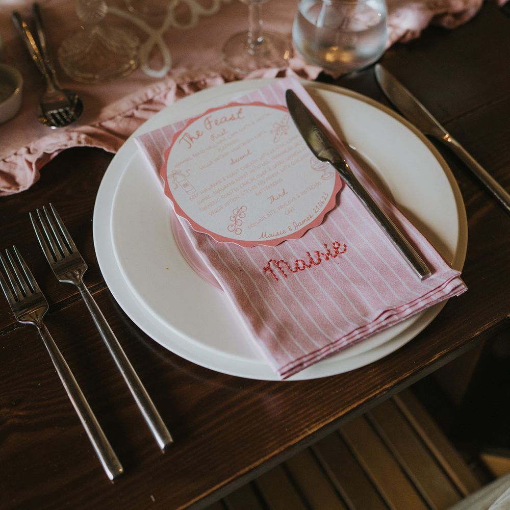 pink-wedding-place-setting-with-pink-menus
