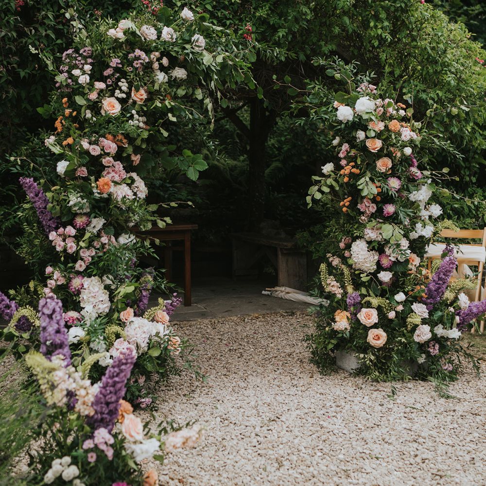 wedding-flower-columns.