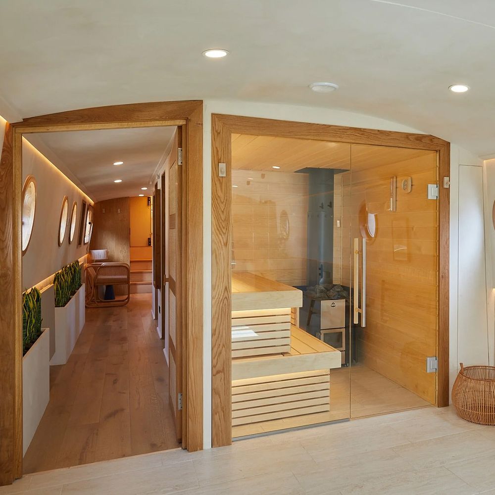 Maria Alexander spa boat sauna for wellness hen parties