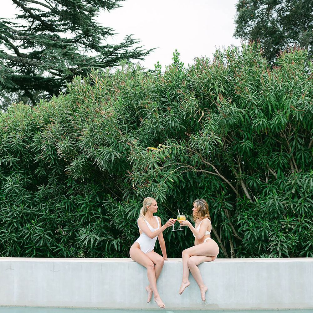 Wellness hen do pool party inspiration in Provence