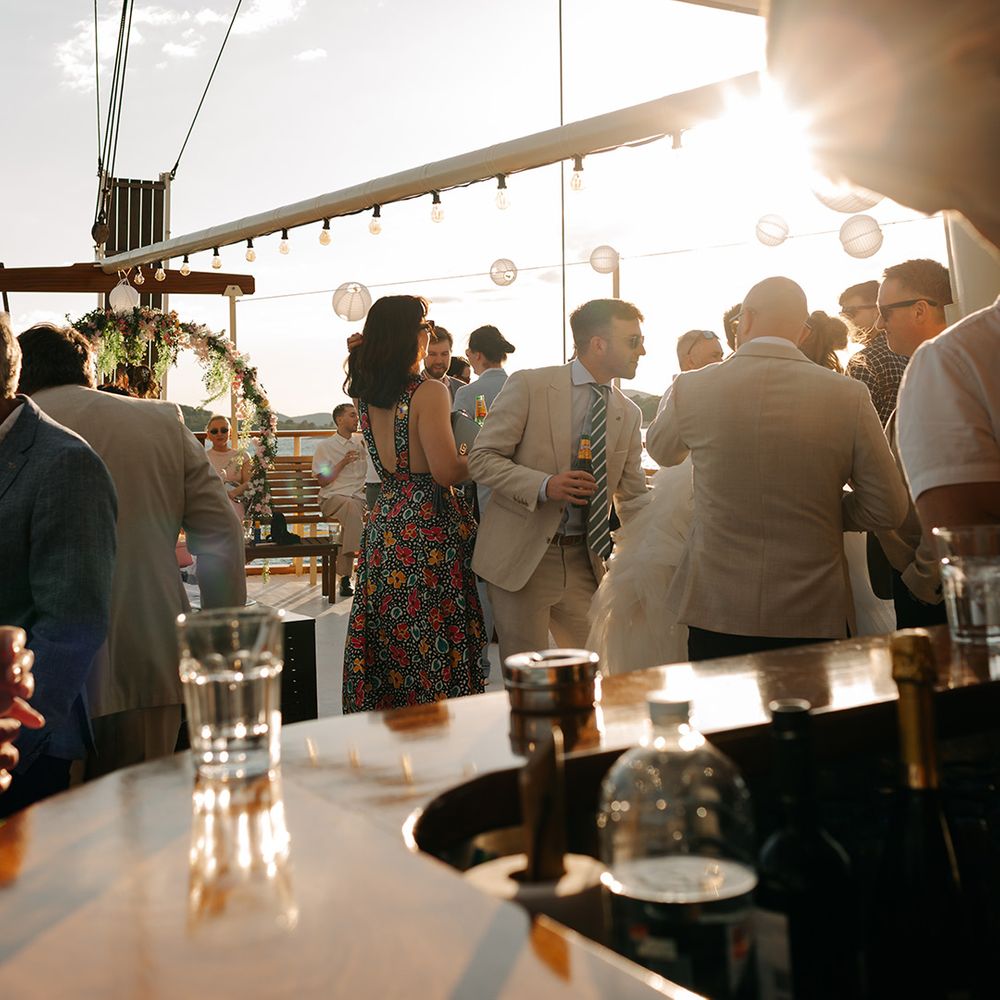 bar-on-wedding-boat
