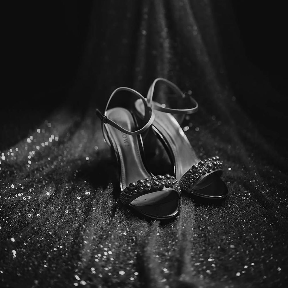 Metallic wedding shoes with pearl details on the strap