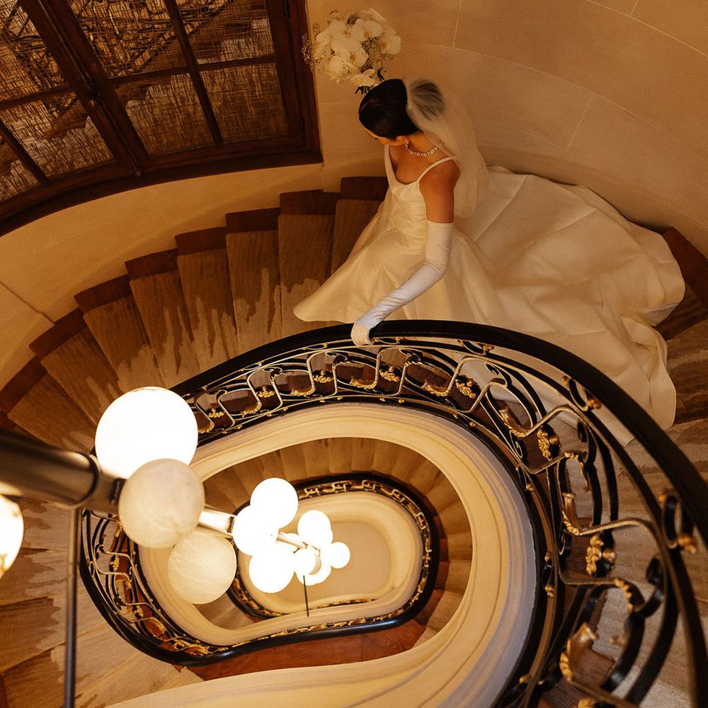 bride-descends-the-stair