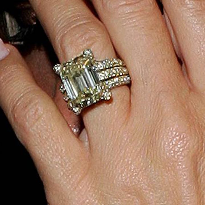 victoria-beckham-2006-emerald-cut-diamond-engagement-ring