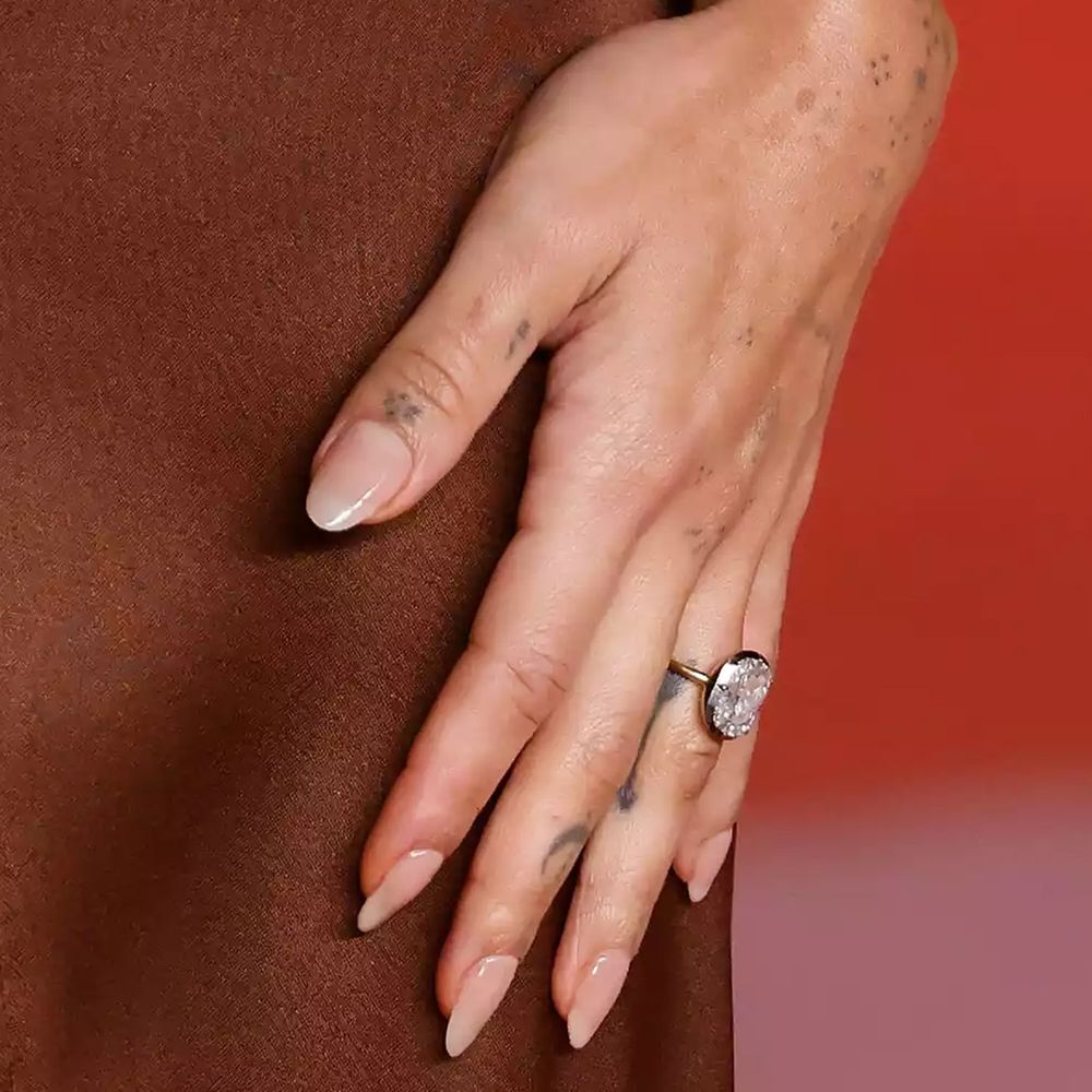 zoe-kravitz-engagement-ring
