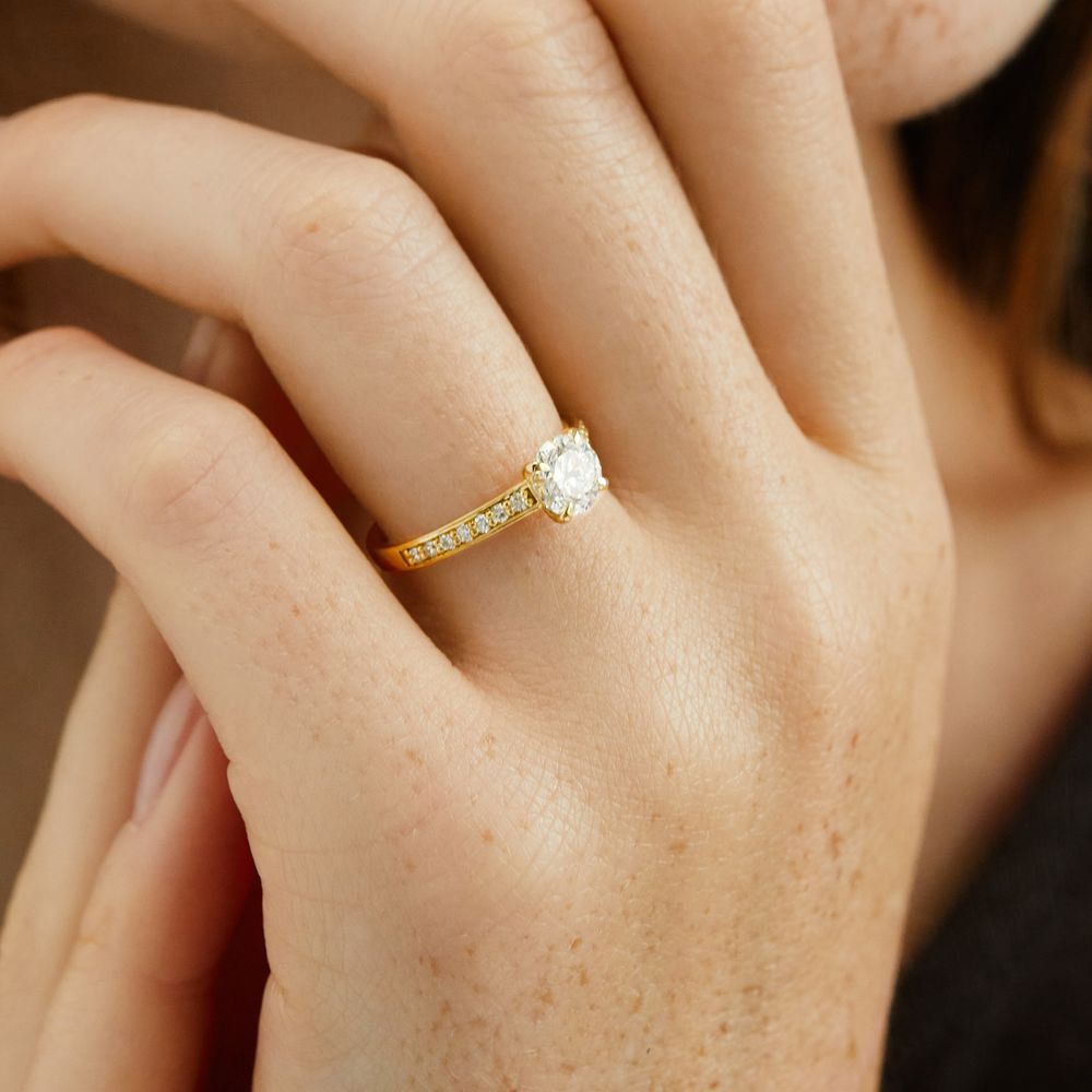 Skydiamond engagement ring