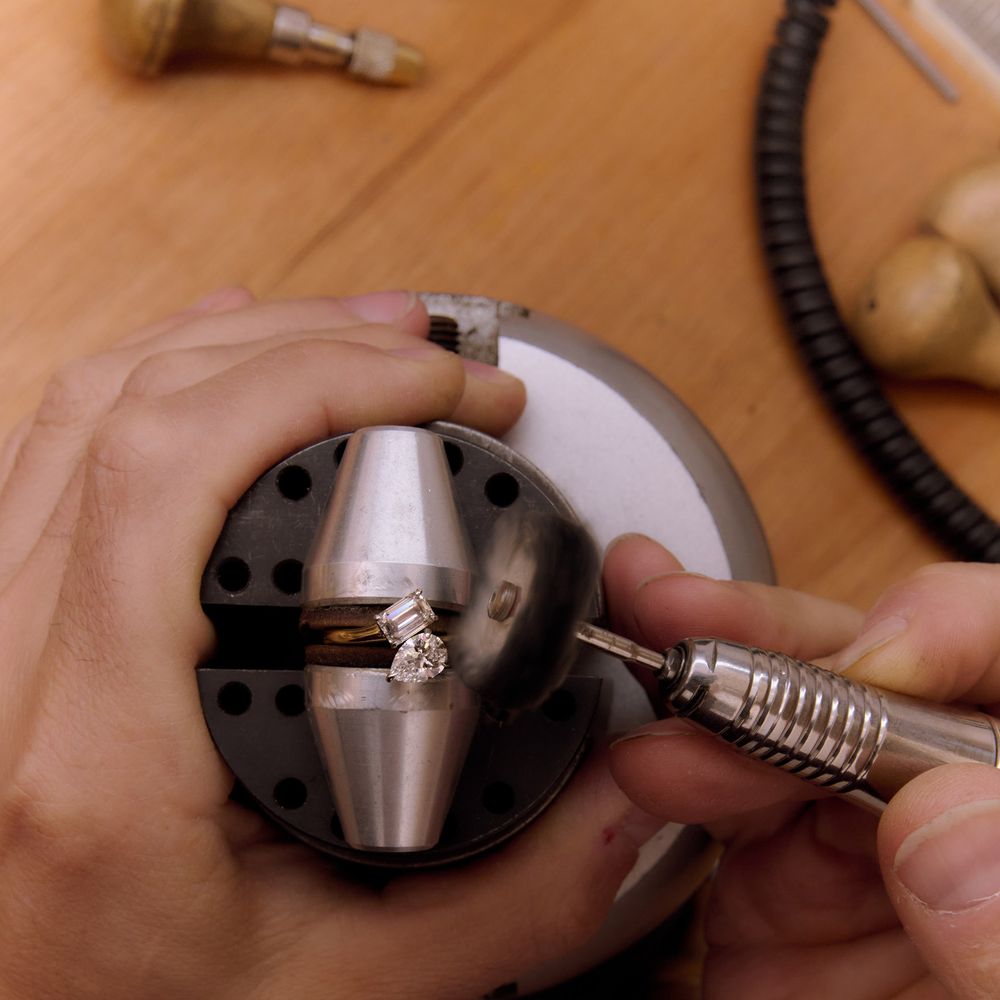 The making of bespoke Skydiamond diamond engagement ring