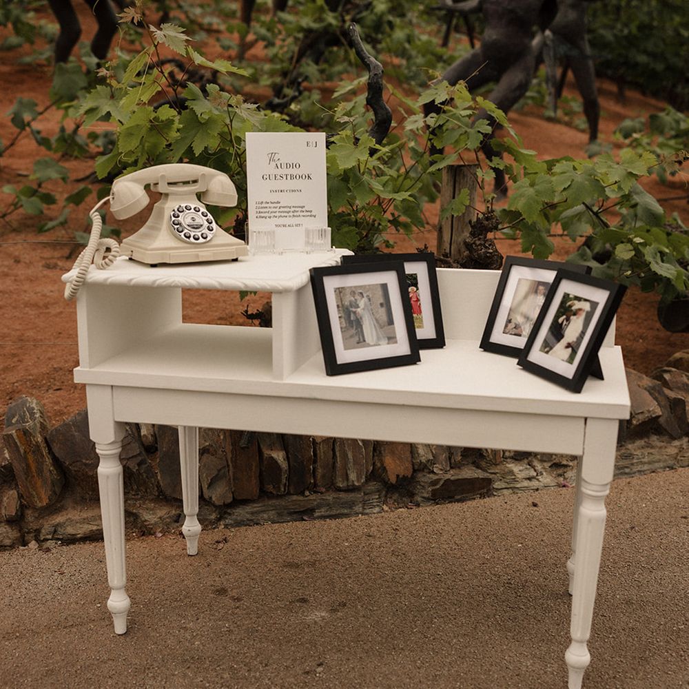 audio-guest-book-and-table-with-photographs