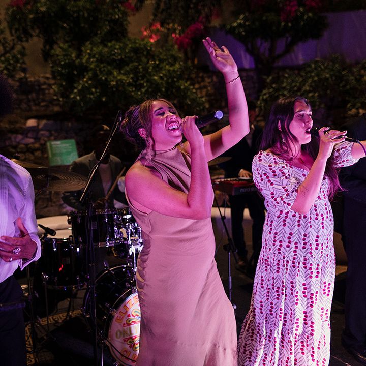 band-singers-for-reception-entertainment