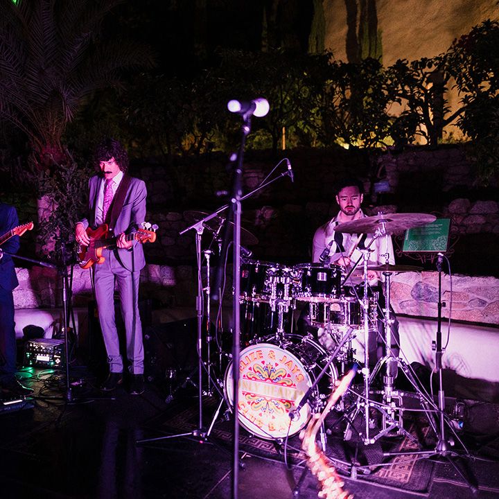 live-wedding-band-performing