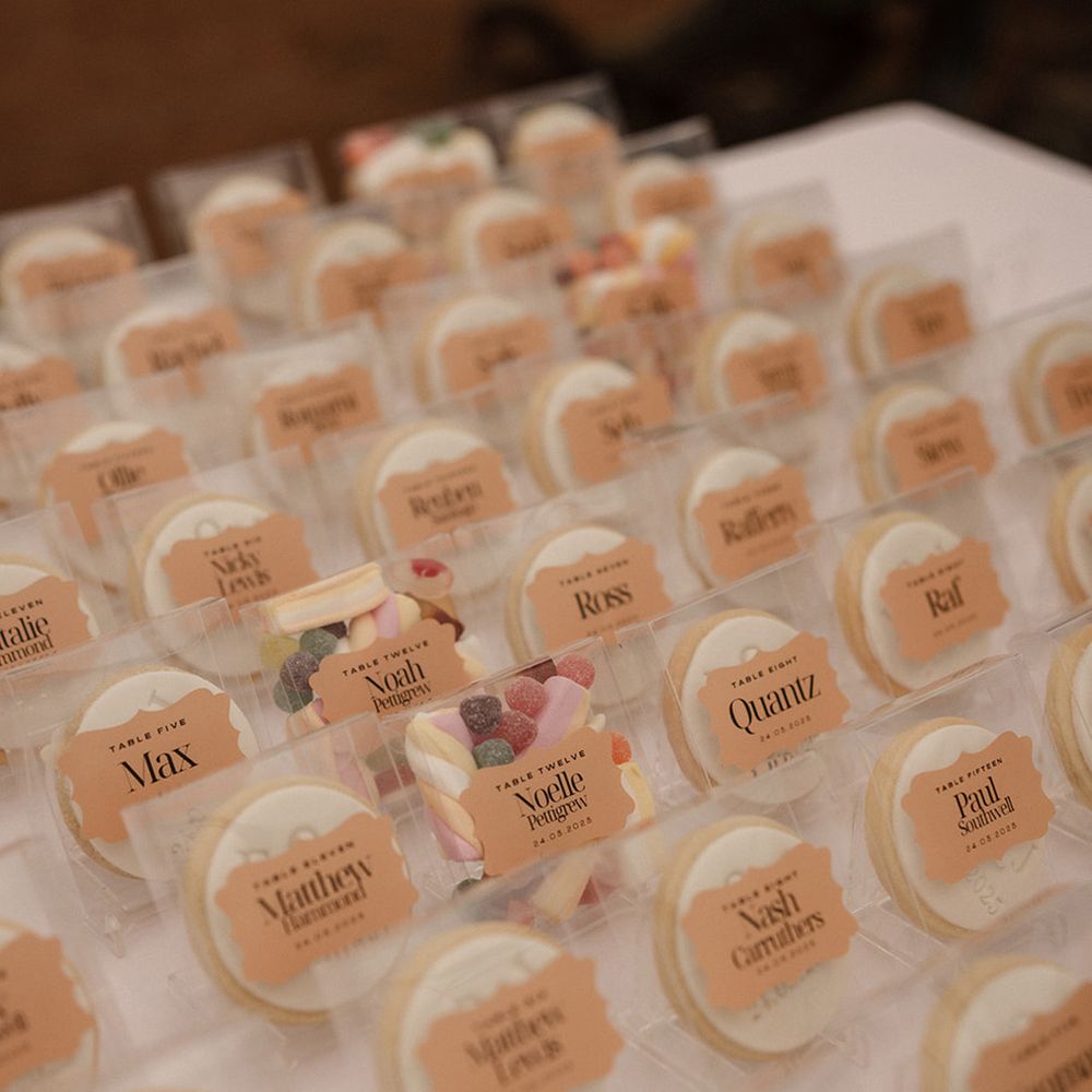 personalised-biscuit-wedding-favours