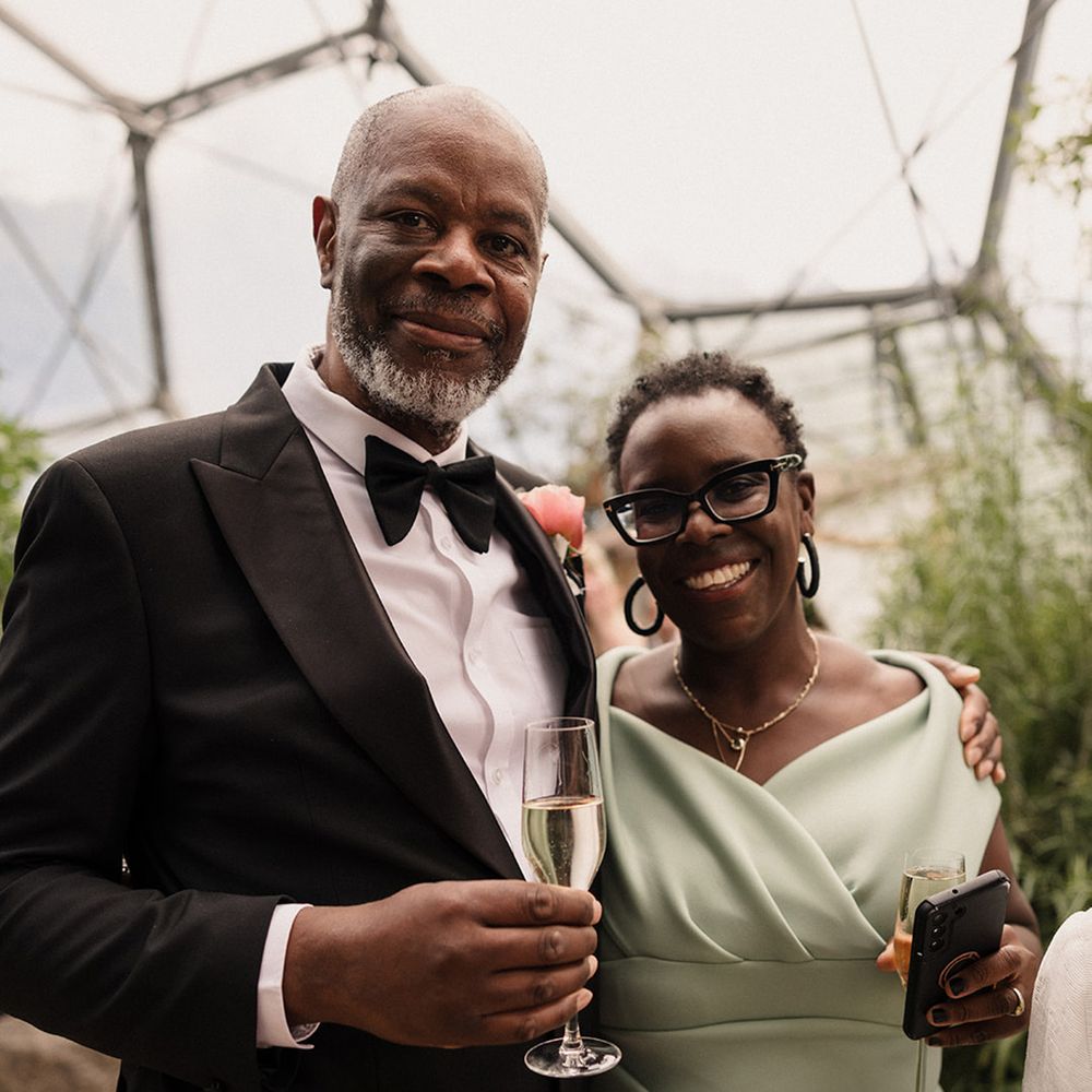 wedding-guests-pose-for-photo