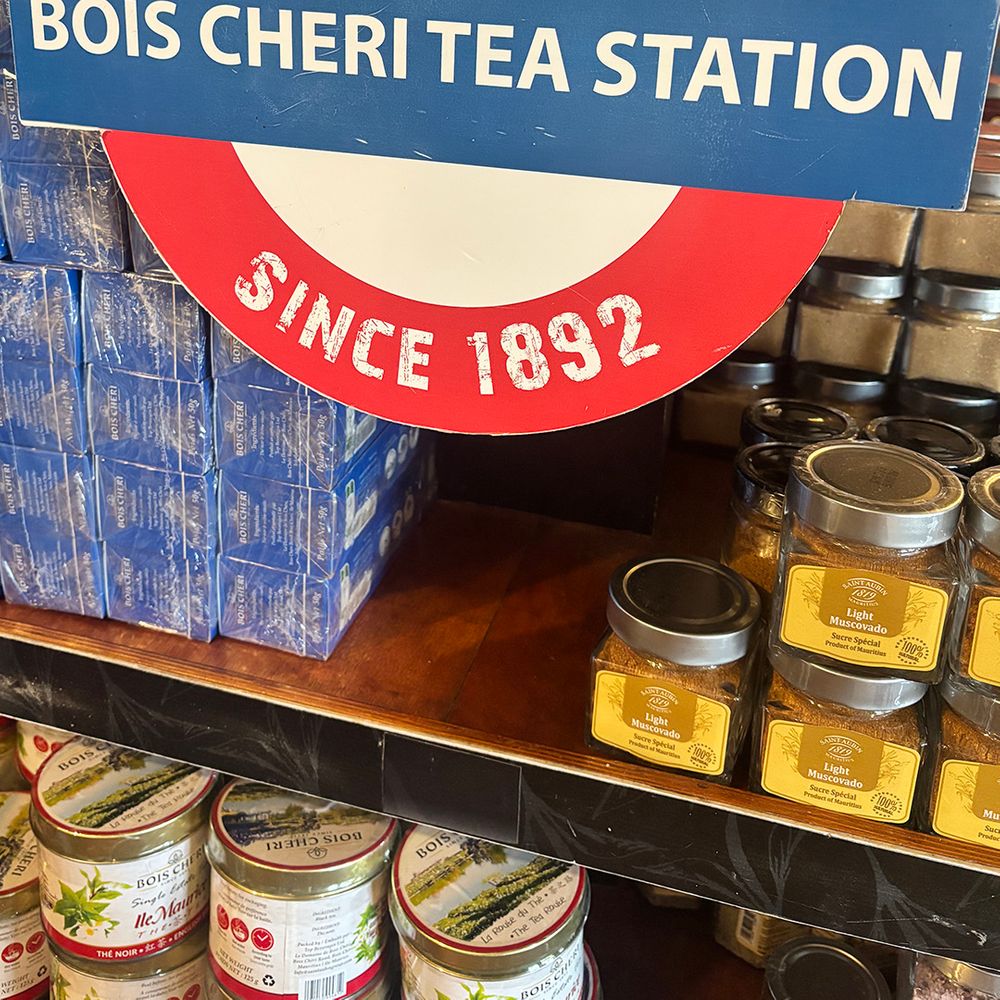bois-cheri-tea-station-sign