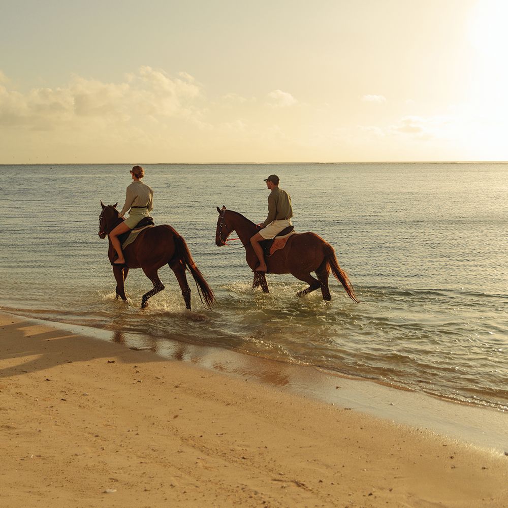 horseback-riding-at-st-regis-le-morne