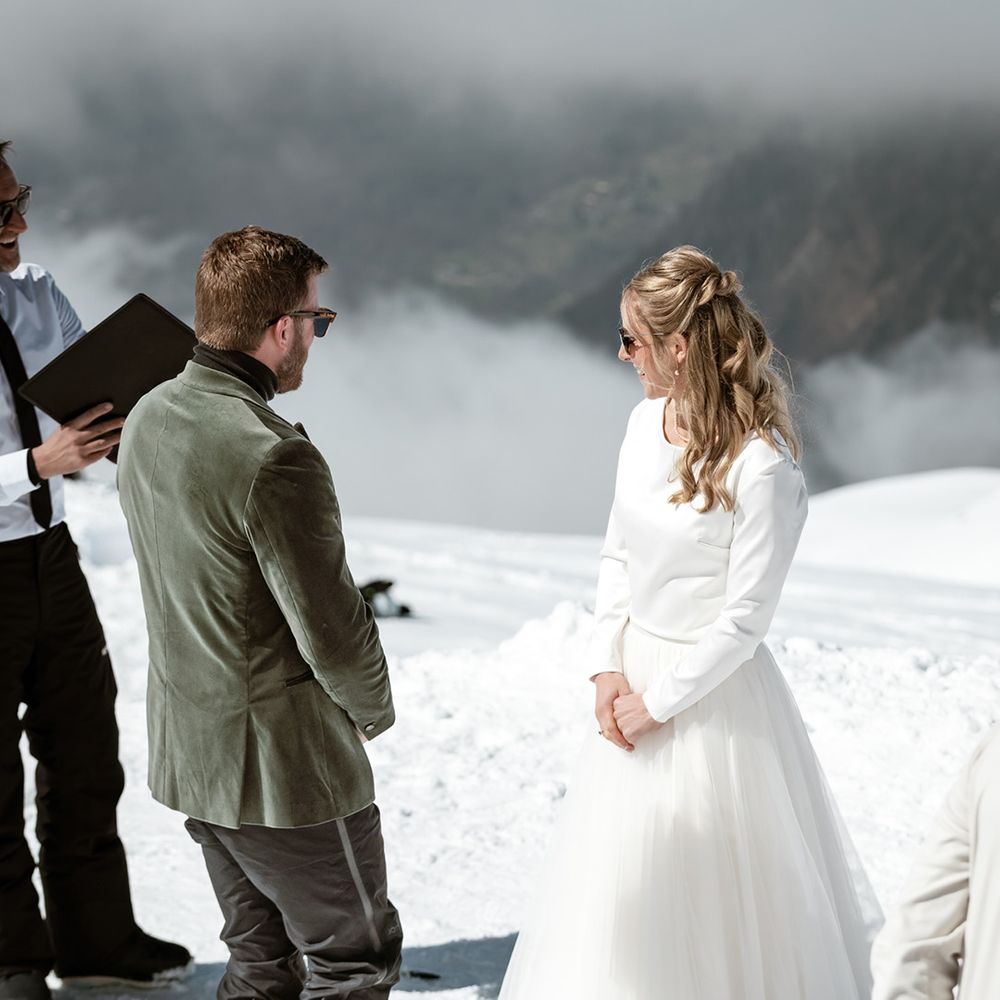 snowy-summit-outdoor-wedding-ceremony