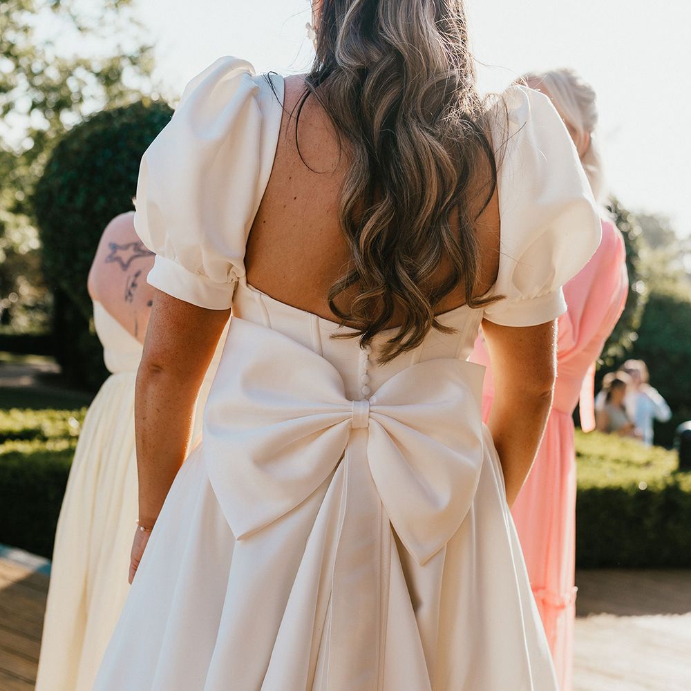 bow-detail-on-wedding-dress