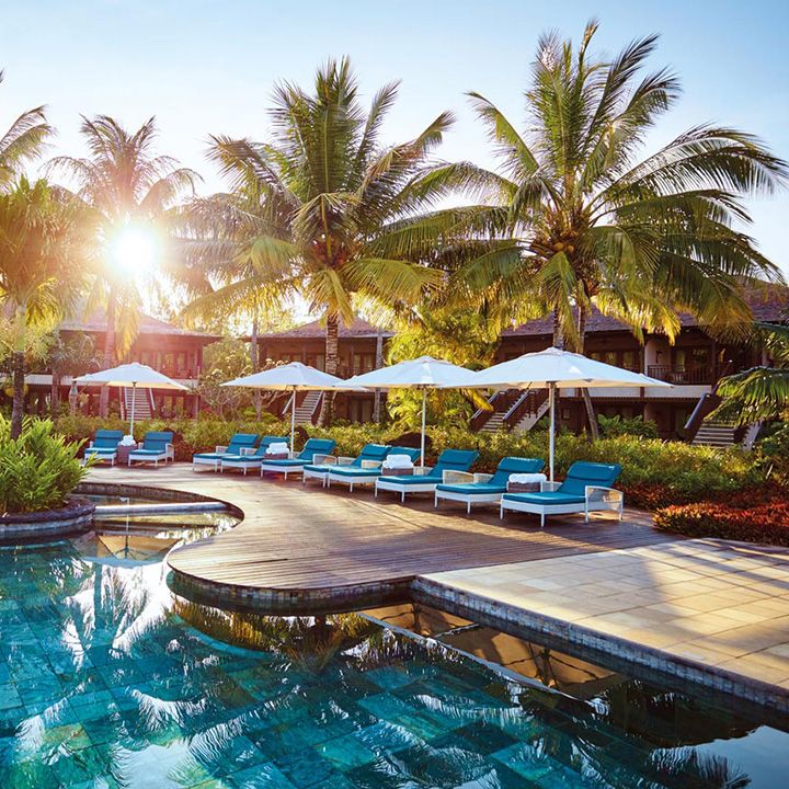 poolside-at-lux-resort