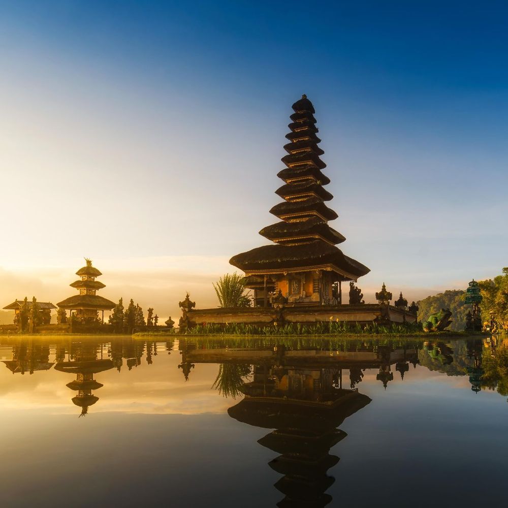 Pura Ulun Danu Beratan floating temple on lake in Bali