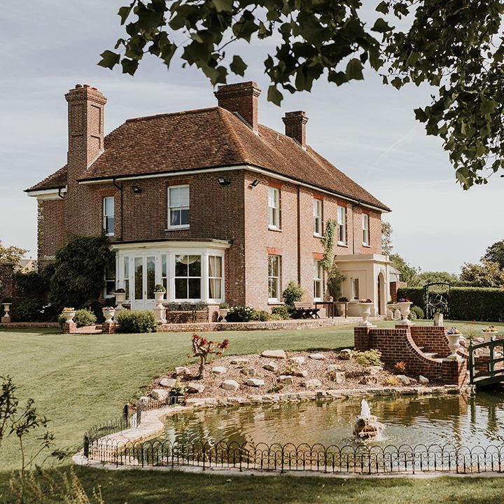 parley-manor-pond-and-bridge