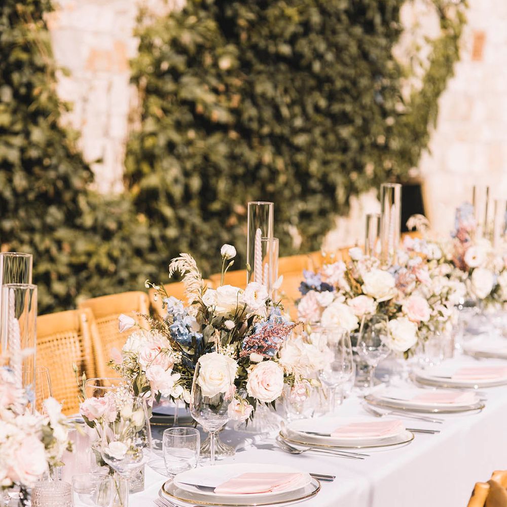 boho-pastel-wedding-theme-with-pastel-pink-flowers-and-place-settings