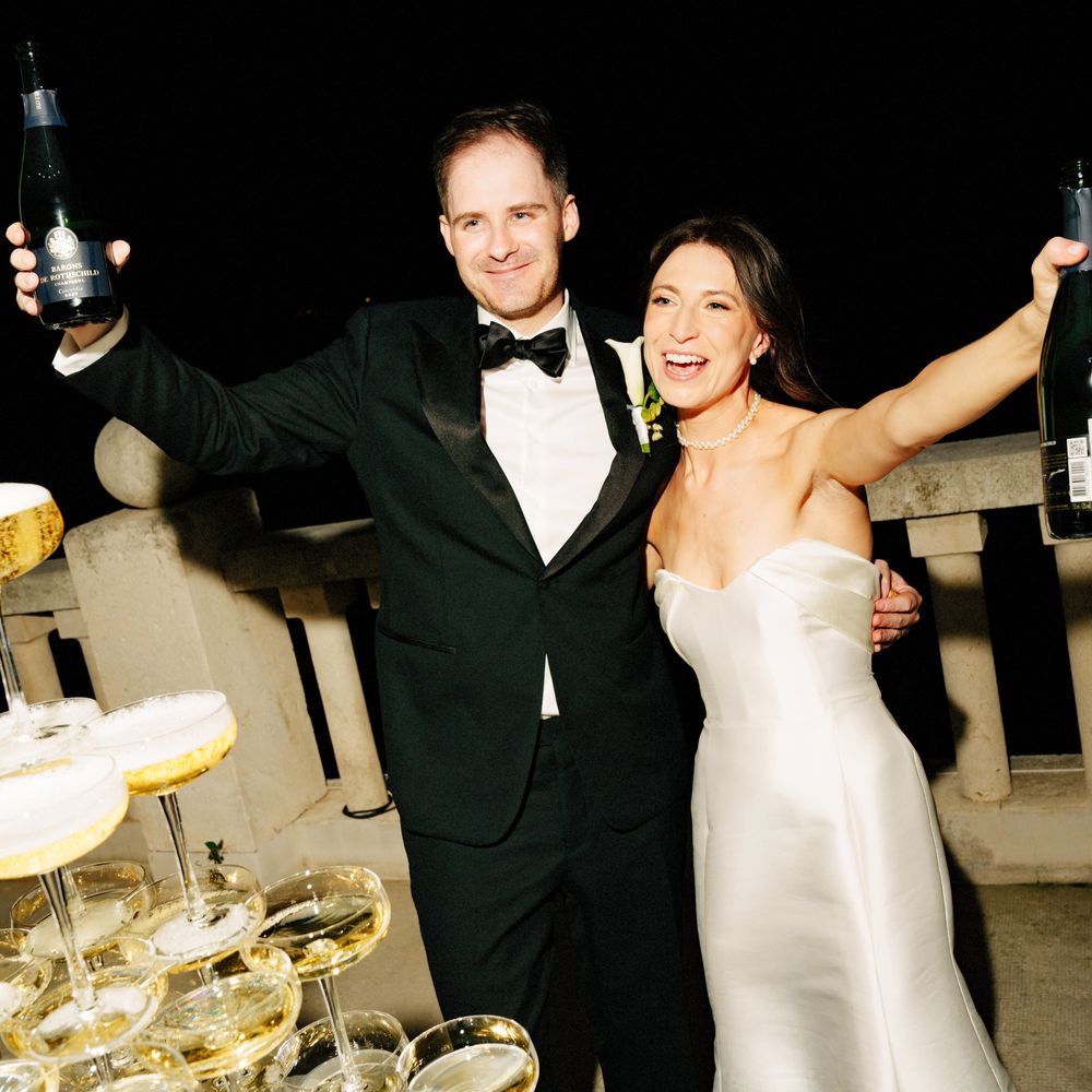 champagne-tower-moment