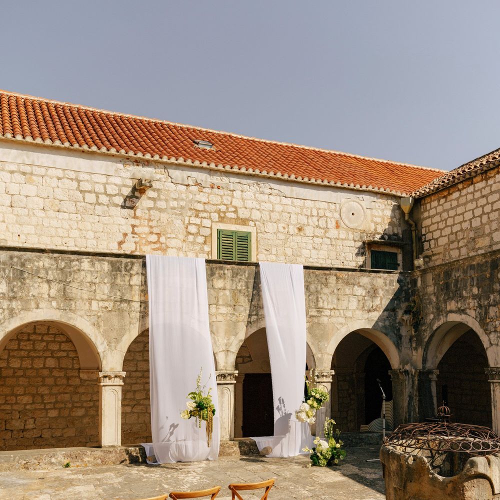 outdoor-wedding-ceremony-at-croatia