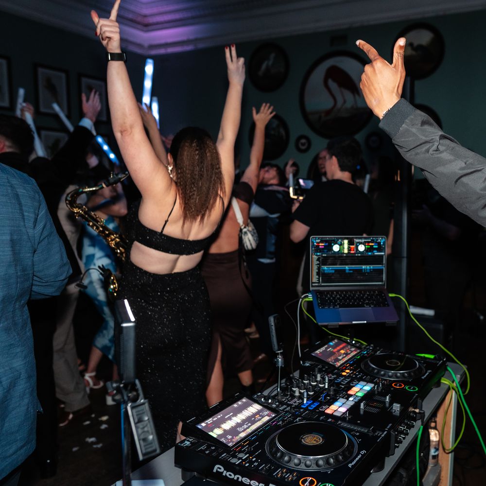 bpm-dj-performing-at-wedding