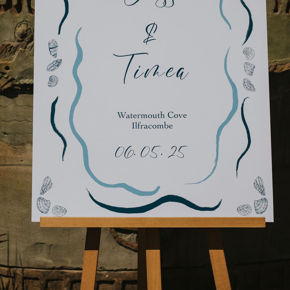 blue-white-wedding-welcome-signage