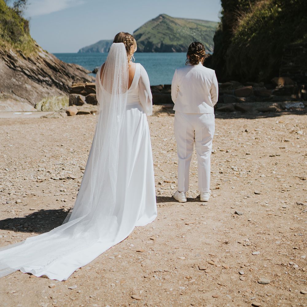 first-look-wedding-moment