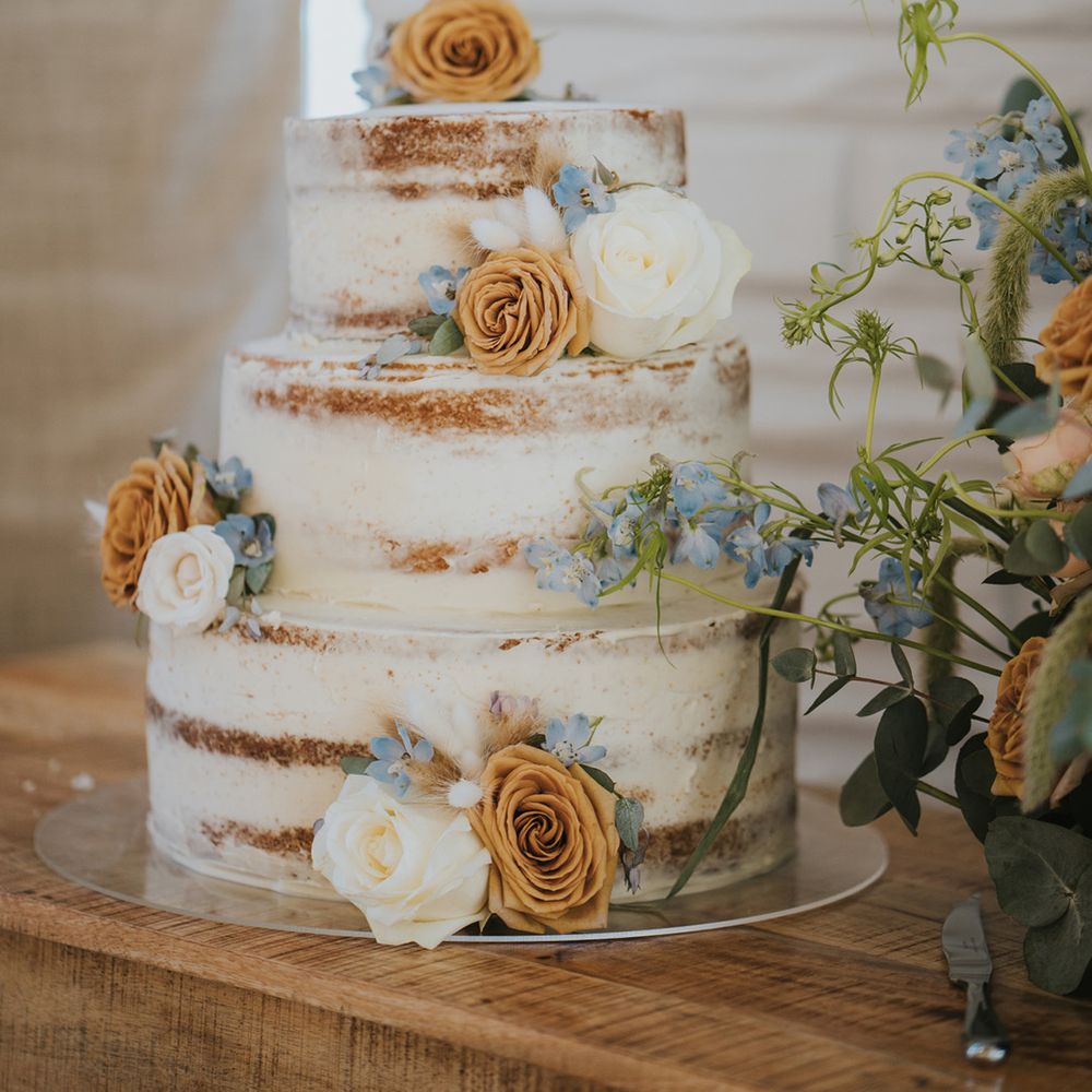 semi-naked-rustic-wedding-cake-with-roses