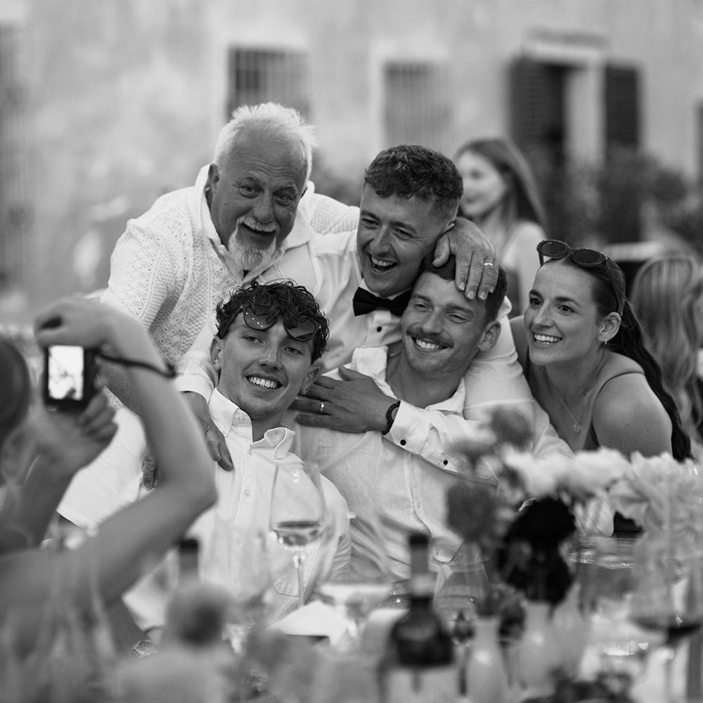 fun-family-photos-at-italian-wedding