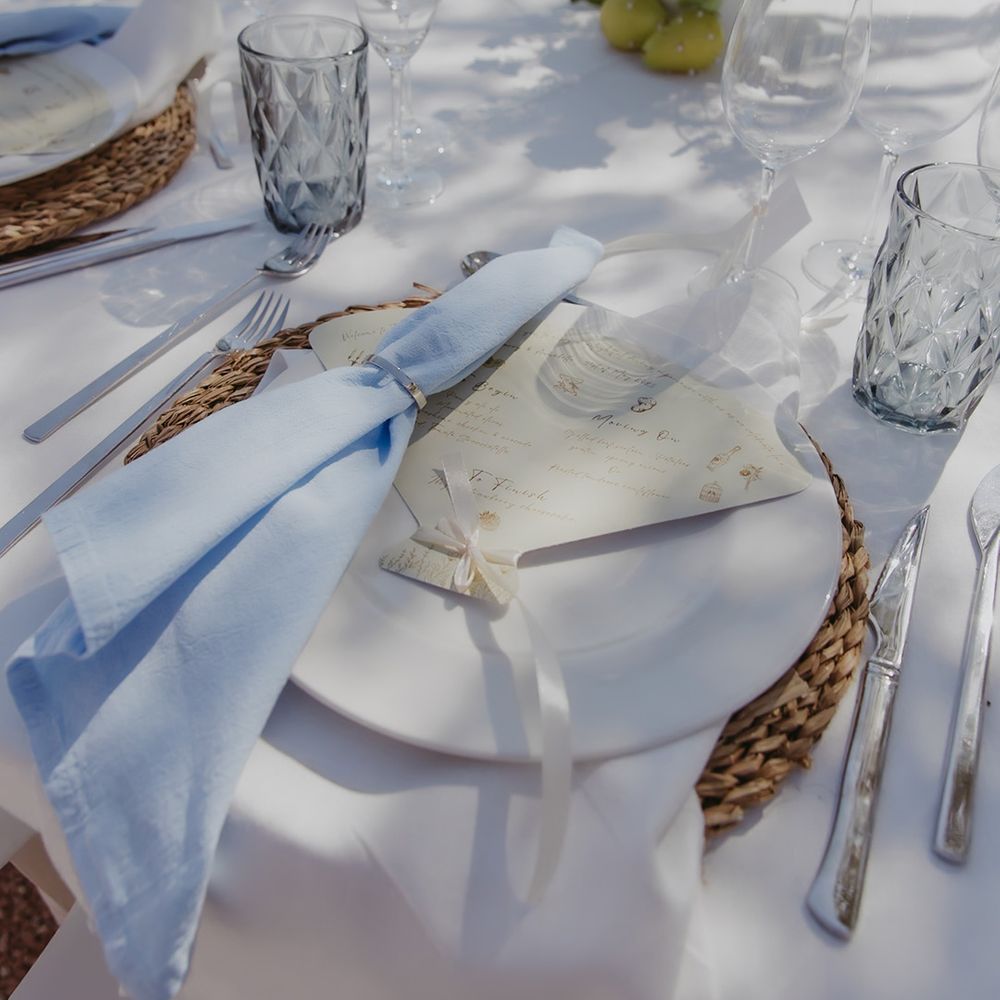 blue-wedding-place-setting