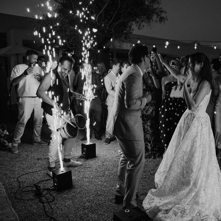 first-dance-for-couple-with-cold-sparklers