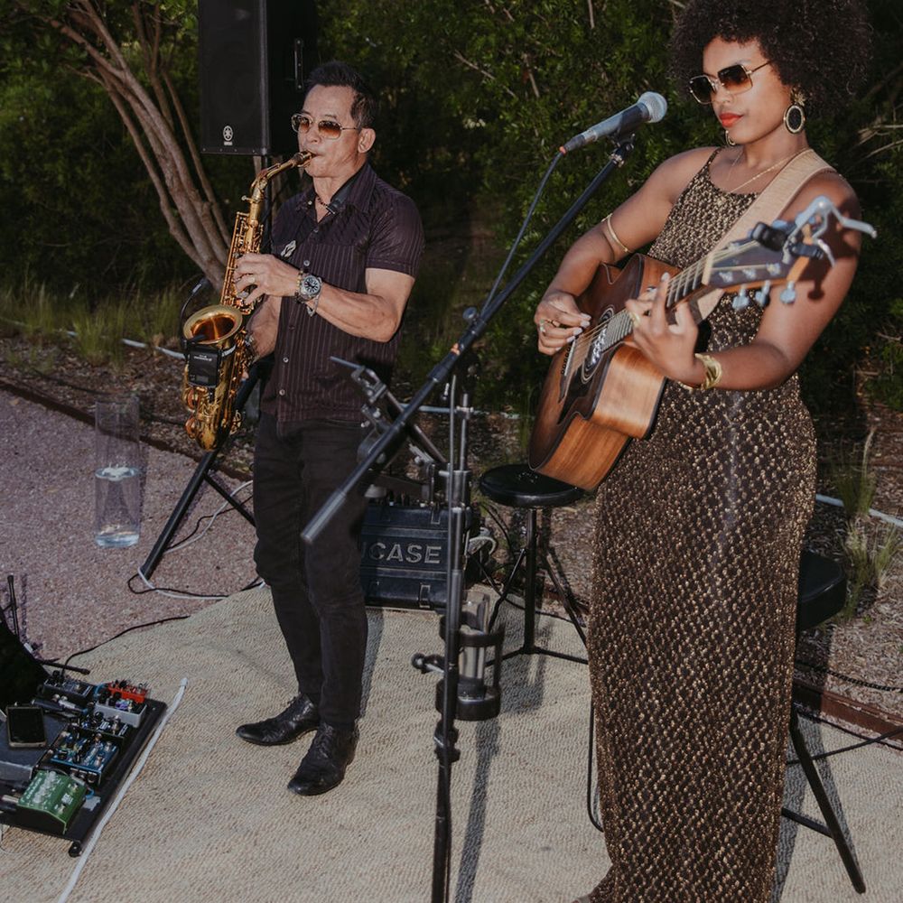 live-wedding-music-and-singer