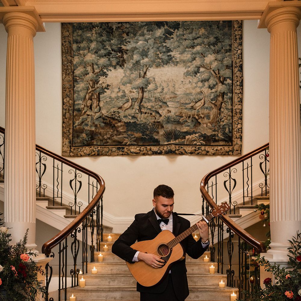 guitarist-at-wedding-ceremony