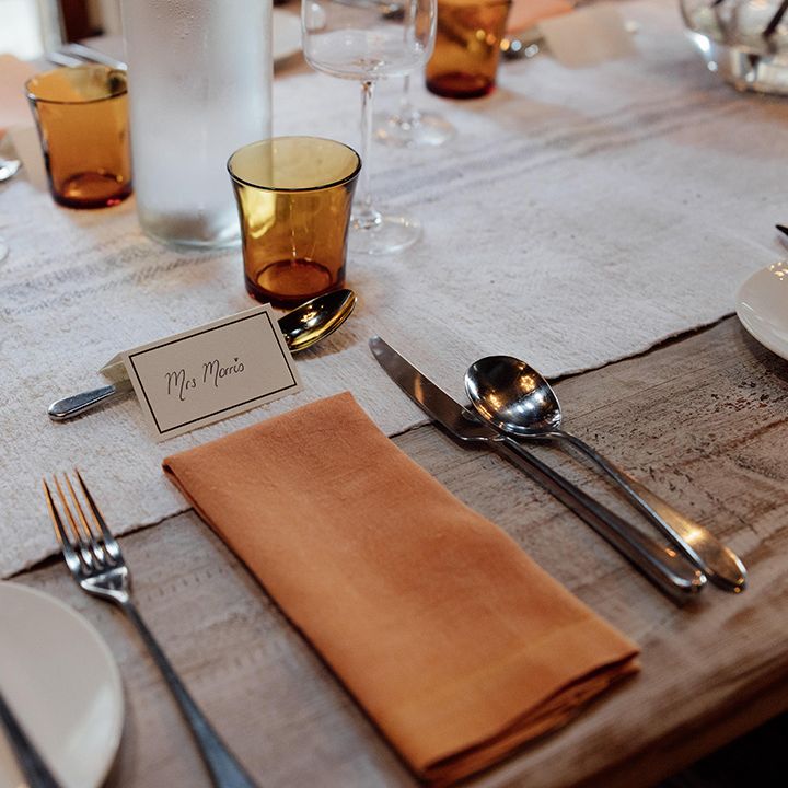 orange-theme-wedding-place-settings