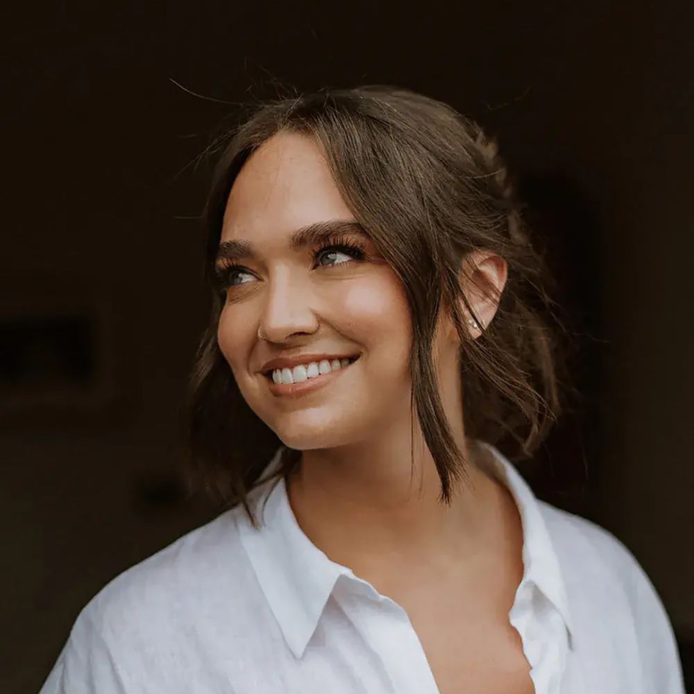 Natural wedding makeup with bold lashes