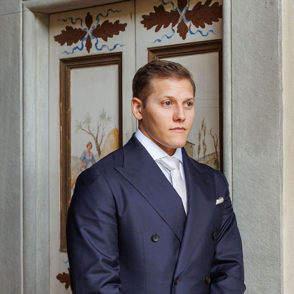 groom-in-double-breasted-wedding-suit